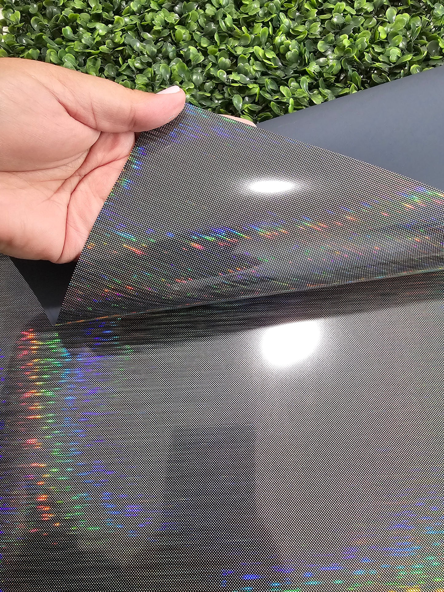 vinilo textil holographic black dots 20"x36"